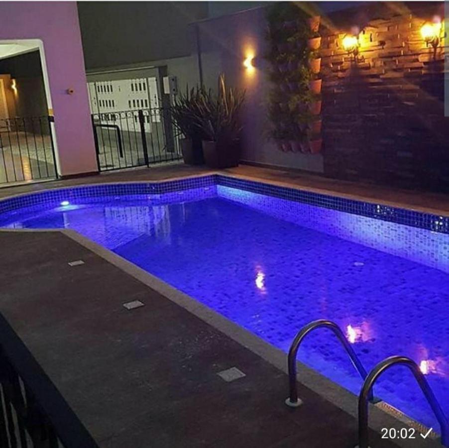 Var-101A Dpto Amplio En Condominio Cerrado Con Piscina Бомбиньяс Экстерьер фото